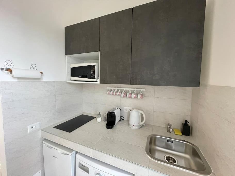 Appartement Tiny House - 15 Minutes To Duomo à Milan Extérieur photo